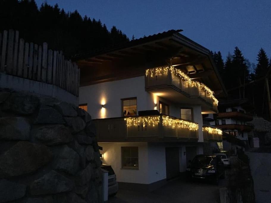 Ferienhaus Zillertal Panorama Blick Balkon Sauna Zellberg Exteriör bild