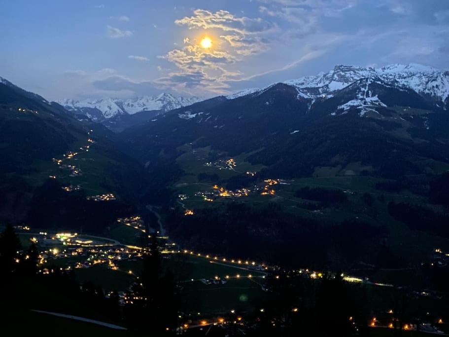 Ferienhaus Zillertal Panorama Blick Balkon Sauna Zellberg Exteriör bild