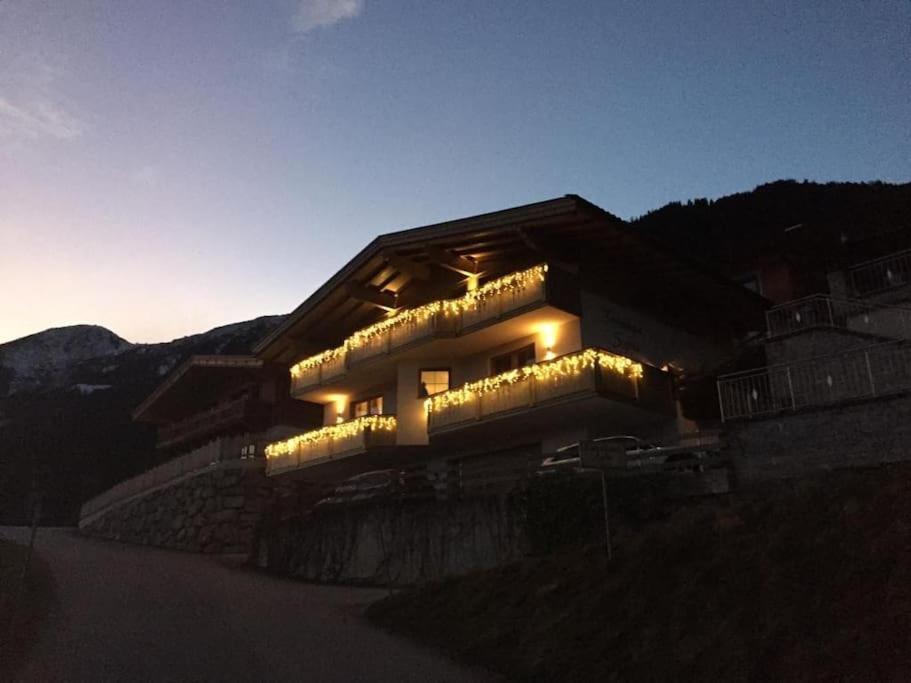Ferienhaus Zillertal Panorama Blick Balkon Sauna Zellberg Exteriör bild