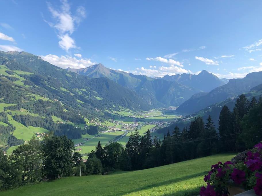 Ferienhaus Zillertal Panorama Blick Balkon Sauna Zellberg Exteriör bild